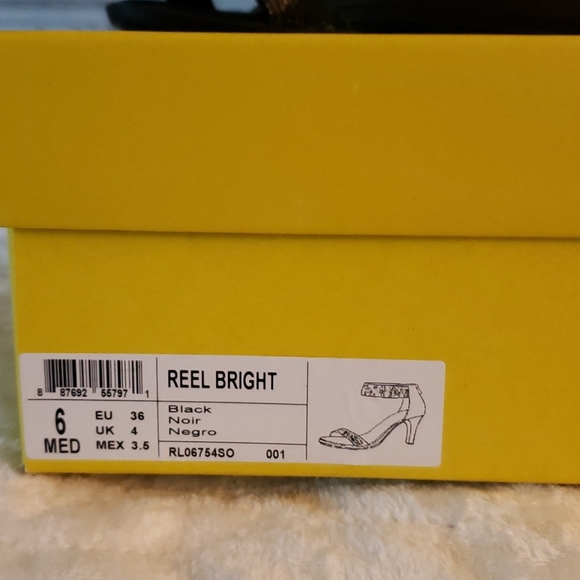 Heels - Picture 3 of 4